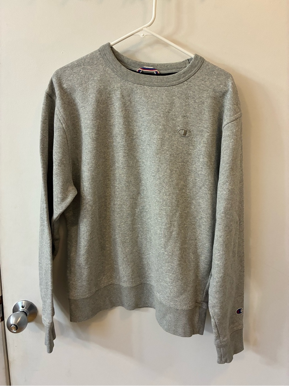 Men’s Champion Crewneck Pullover - Medium